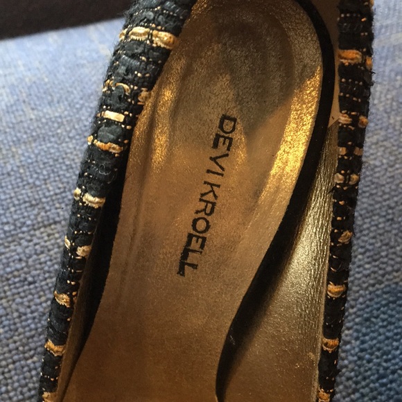 Devi Kroell gold and black ‘fabric’ Pumps - Picture 3 of 8
